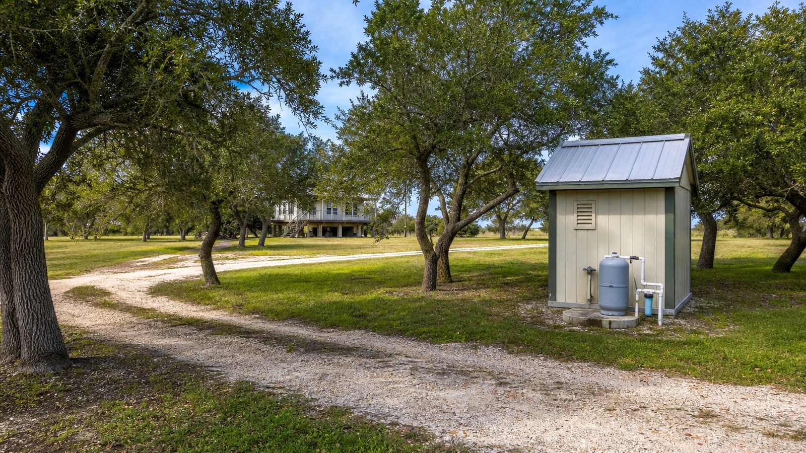 Aransas County Texas coastal homesite with private well shed and shell driveway